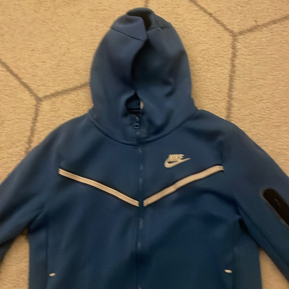 Nike tech- Youth large - Picture 2 of 4